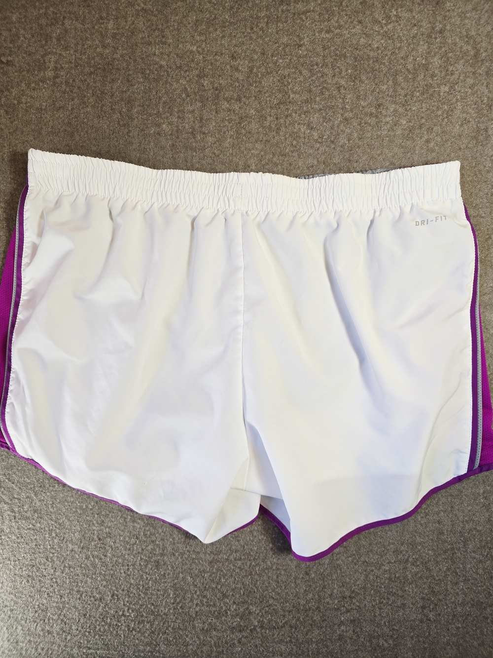 Nike Women’s DRI-FIT White & Purple Running Shorts Womens XL - Picture 9 of 15